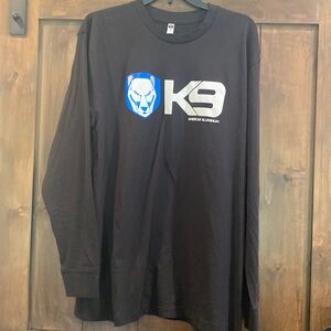 E932-NWOT K9 American Aluminum Logo Dog Sz. L Black Unisex Long Sleeve Tee
